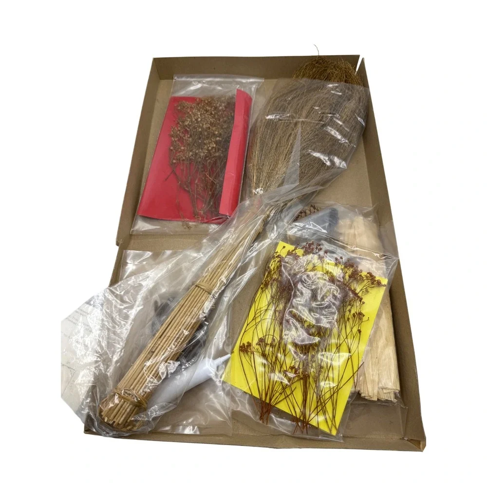 New Hazel Kaboodles Naturals Cornhusk Doll‎ Broom Craft Kit HK 178 Vintage 18in
